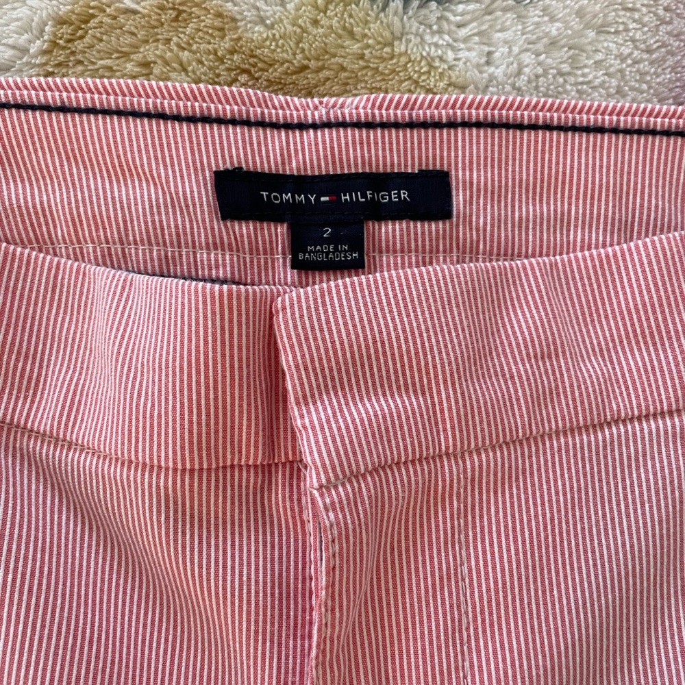🌺 Adorable Tommy Hilfiger crops 🌿 - Picture 4 of 6